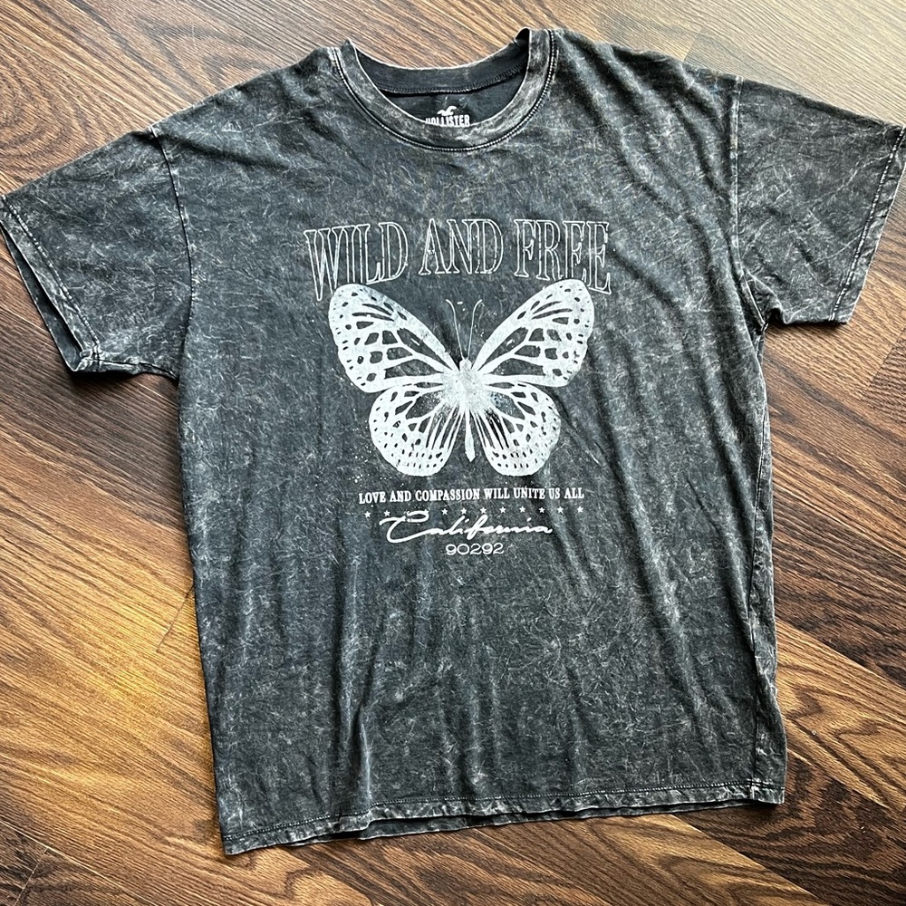 Hollister Tee